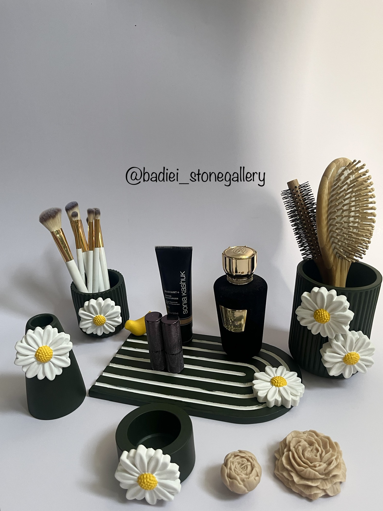 نظم دهنده آرایشی گل بابونه💄🌼